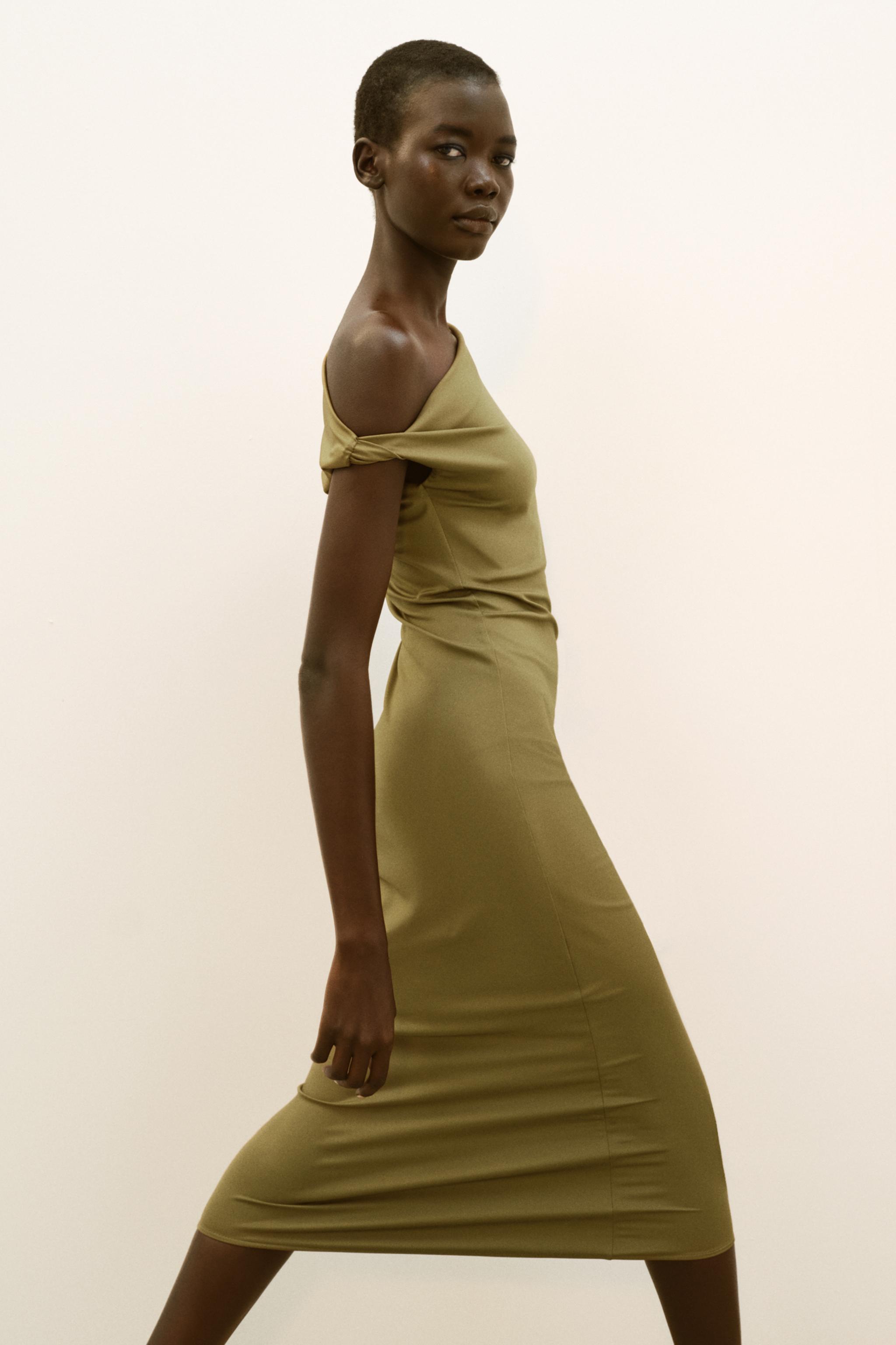 Zara ASYMMETRIC MIDI DRESS | Place Rosemre Zara ASYMMETRIC MIDI DRESS | Place Rosemre